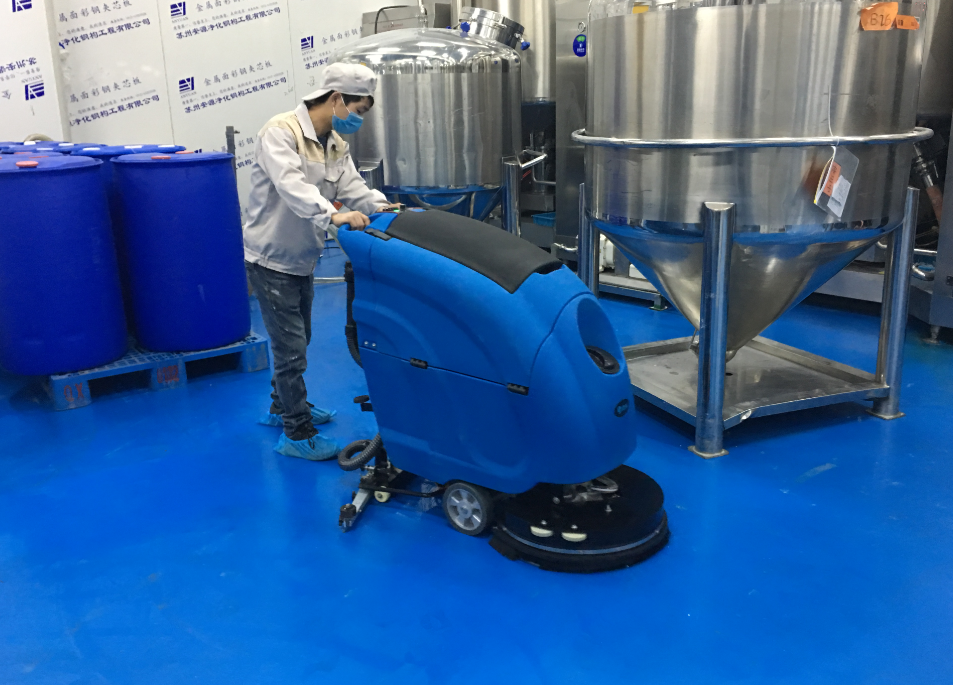 How the YOUNISI floor scrubber completes cleaning tasks