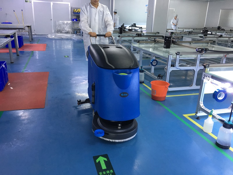 What are the advantages of YOUNISI floor scrubber?