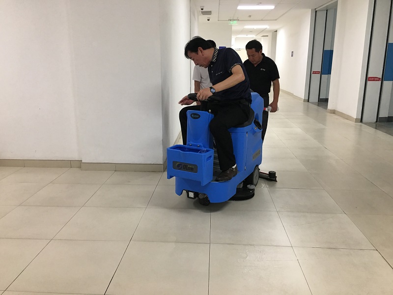 Not only money is indispensable, but also a floor washing machine!