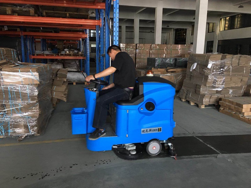 How to solve the problem of short battery life of floor scrubber