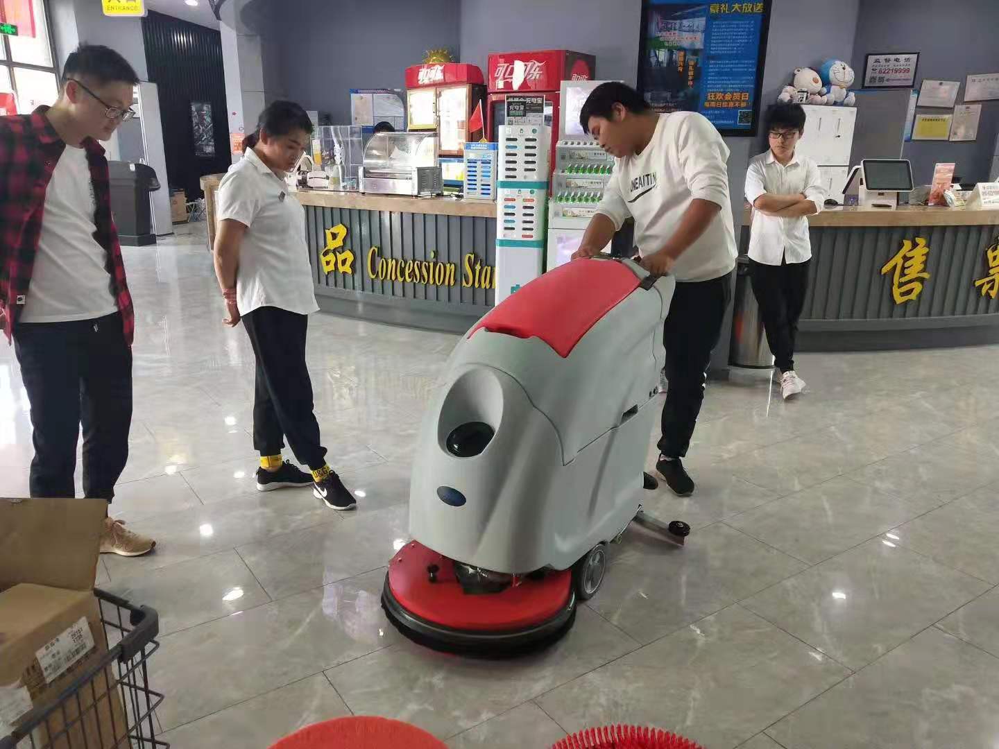 Yangzhou floor washing machine, what are the correct factors that are inseparable from operating the floor washing machine well?