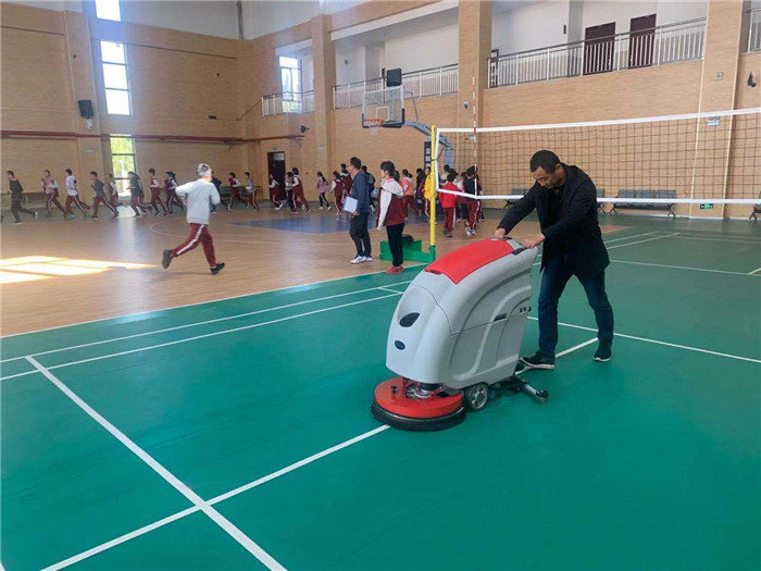 Nanjing floor washing machine discussion, school automatic floor washing machine is used in school cafeteria floor cleaning