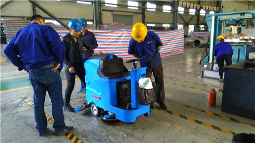 YOUNISI ride-on floor scrubber, a floor cleaning solution for high-speed trains, subways, stations and other places