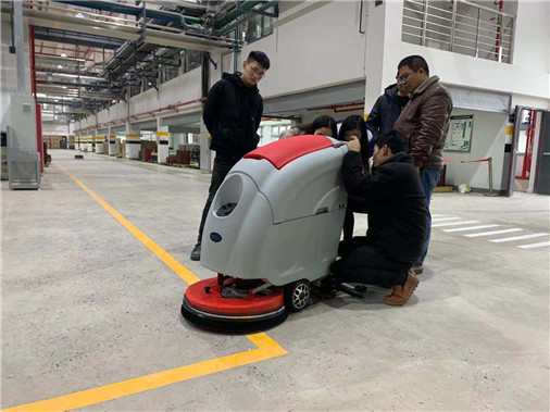 For floor cleaning in shopping malls and supermarkets, floor washing machines are very suitable. How to choose?