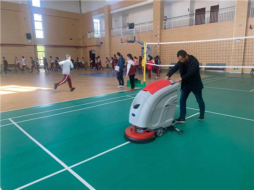 How to maintain painted floors? YOUNISI silent floor scrubber L520BQ is the solution for you!