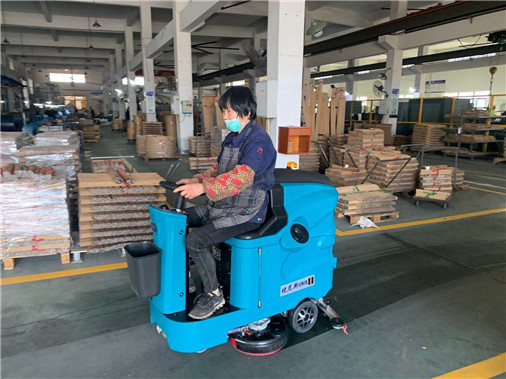 Introduction to battery-type fully automatic floor scrubber