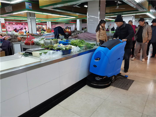 Fully automatic floor washing machine is effective in cleaning tile floors