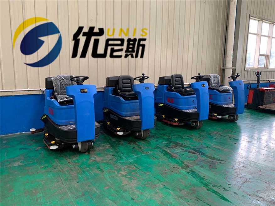 Six characteristics of Wuxi Jiangyin ride-on floor scrubber