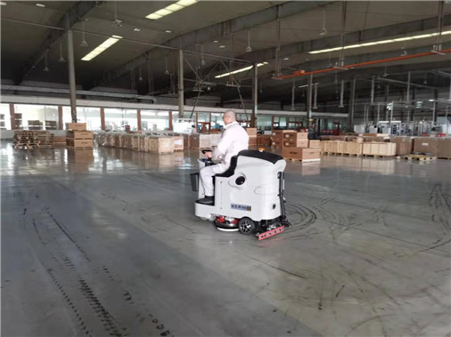 The driving floor washing machine in Xuzhou Xinyi City has high working efficiency