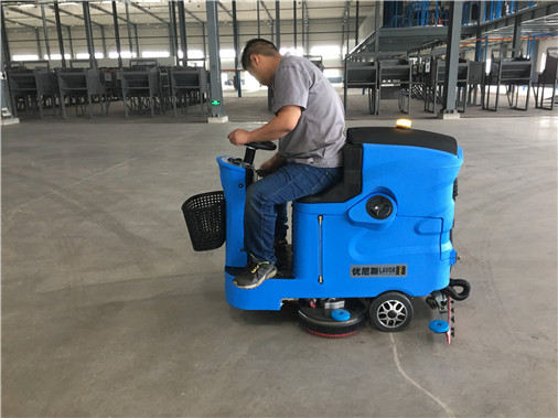 How much does a small ride-on floor scrubber in Wuxi Jiangyin cost?