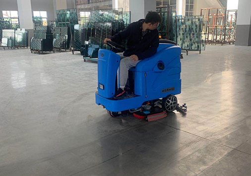 How Wuxi ride-on floor washing machine improves the image of modern enterprises