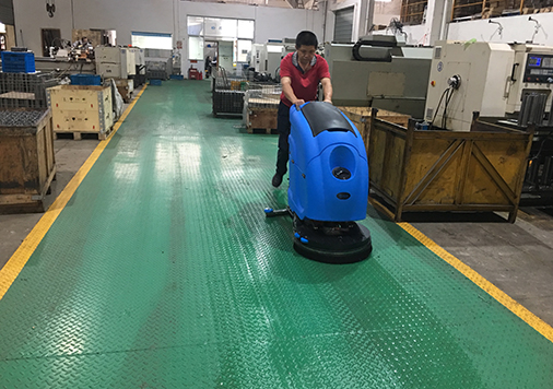 Replacement and adjustment of water-absorbent strips of YOUNISI floor scrubber
