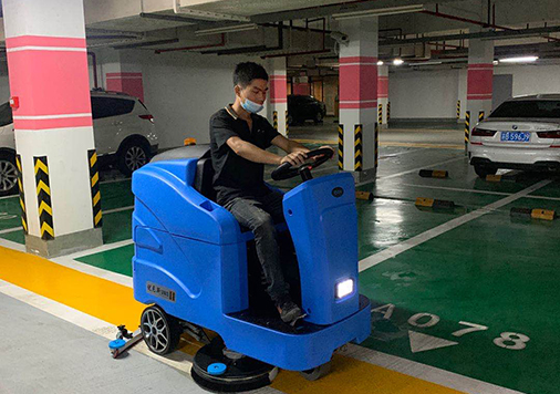 Ride-on floor scrubber is a good helper for underground garage cleaning
