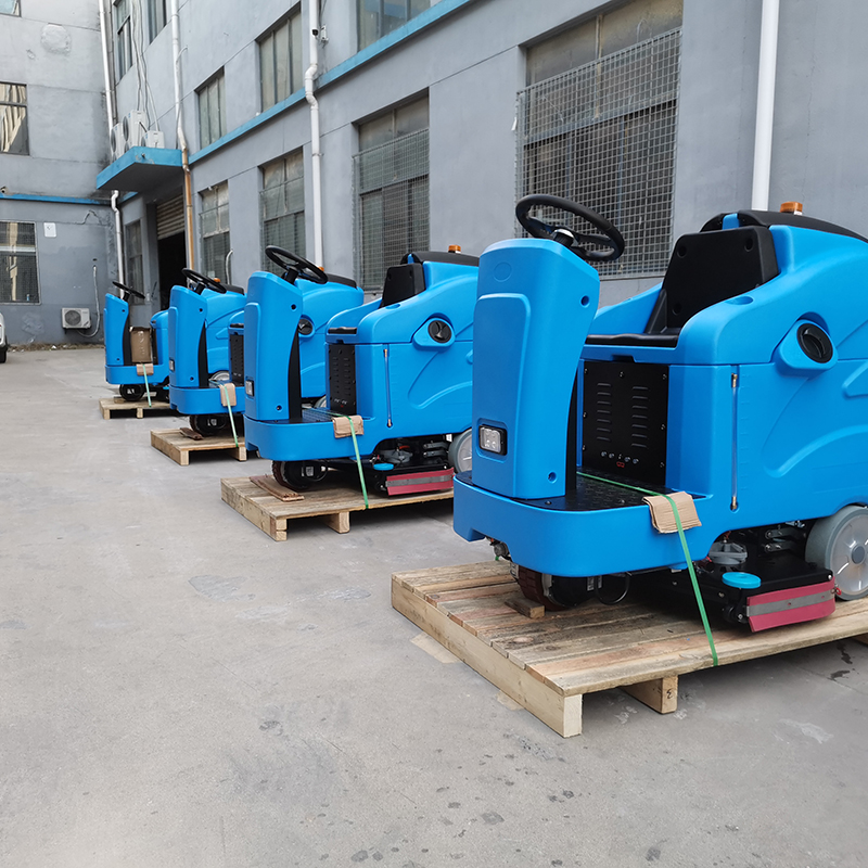 Six daily maintenance items for ride-on floor scrubbers