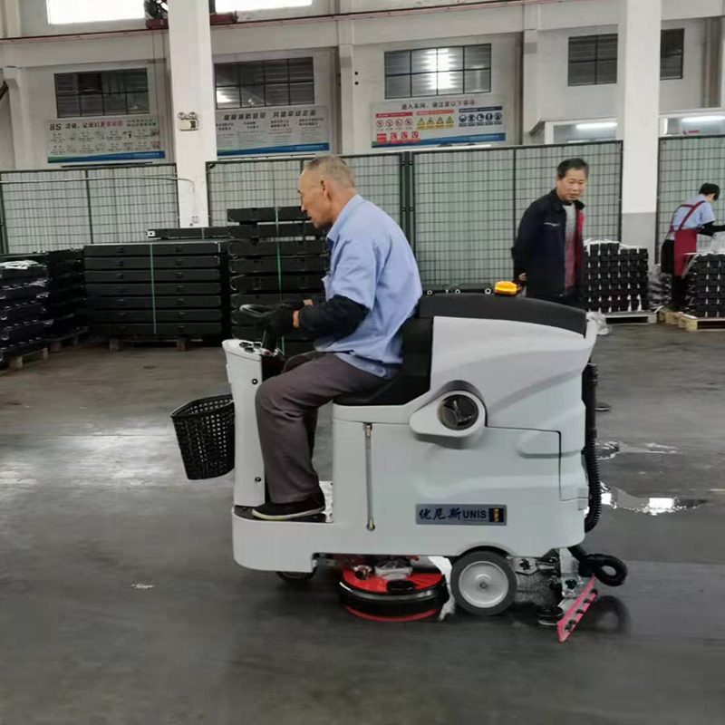 Ten common problems with ride-on floor scrubbers and their corresponding solutions