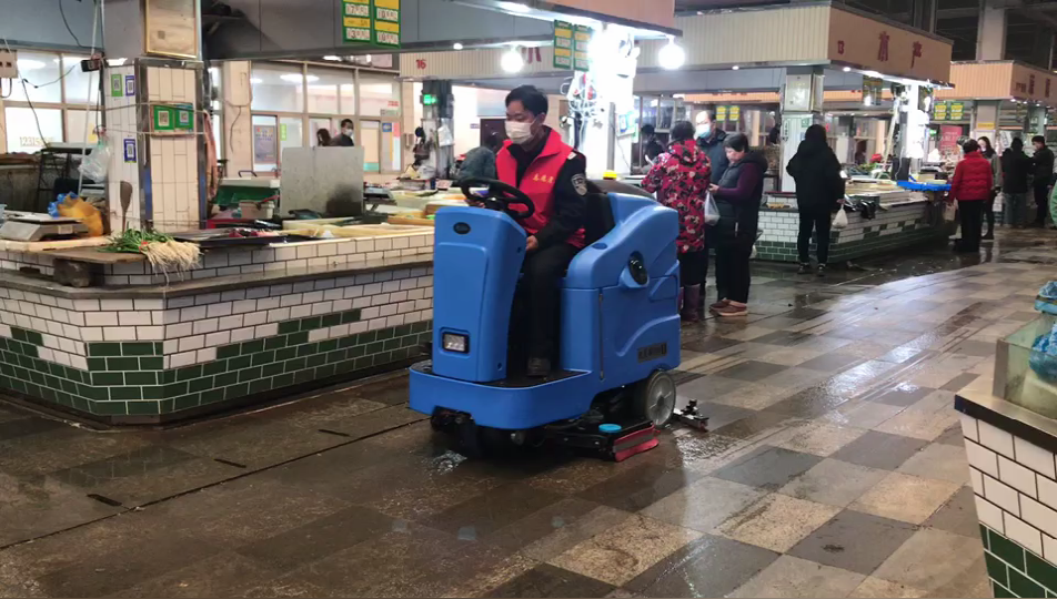 A brief analysis of the functions and effects of floor scrubbers - YOUNISI