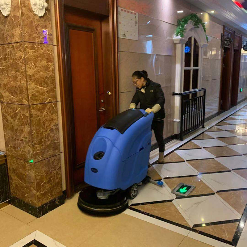 Floor scrubber is an artifact for hotel floor cleaning - YOUNISI