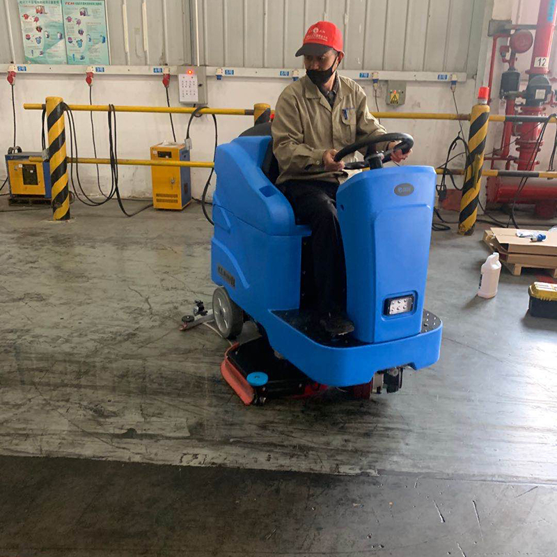 A brief introduction to Wuxi ride-on floor washing machine