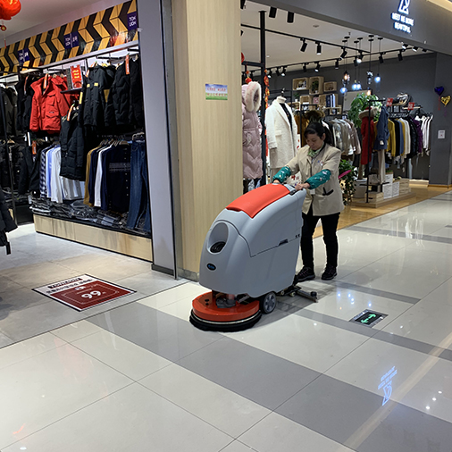 Shopping mall floor washing machine