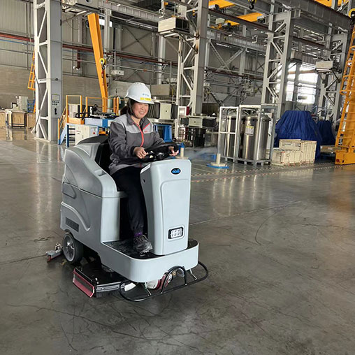 Workshop floor washing machine