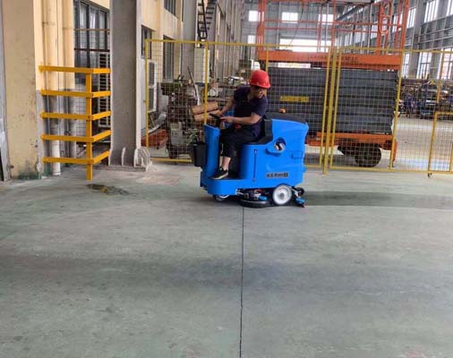Dongtai floor scrubber helps industrial factory floor cleaning